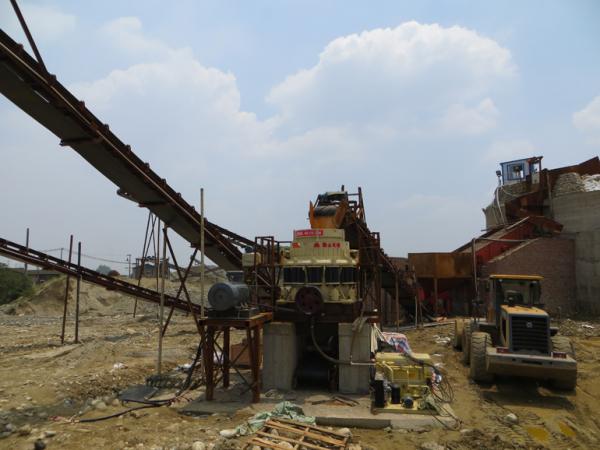 綿竹沙石廠1400圓錐機(jī)